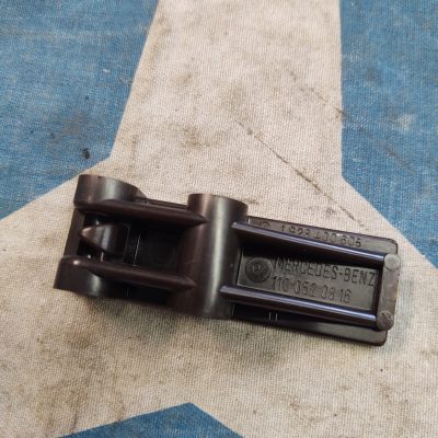 Mercedes M110,W114 Chain Guide Rail 1100520816 NOS