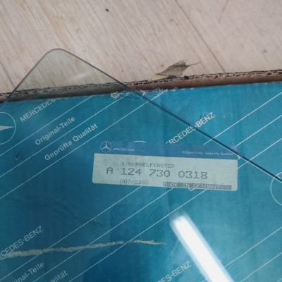 Mercedes W124 Sigla Rear Door Glass Tinted Left 1247300318 NOS NLA