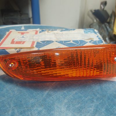 Mercedes R107 SL Bosch KL0198A Amber Lens w/ Gasket 0018266690 Right NOS